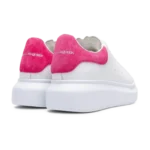 ⁦Alexander McQueen Oversized Low-Top Sneaker Pink⁩ – תמונה ⁦3⁩