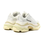 ⁦Balenciaga Triple S White⁩ – תמונה ⁦3⁩