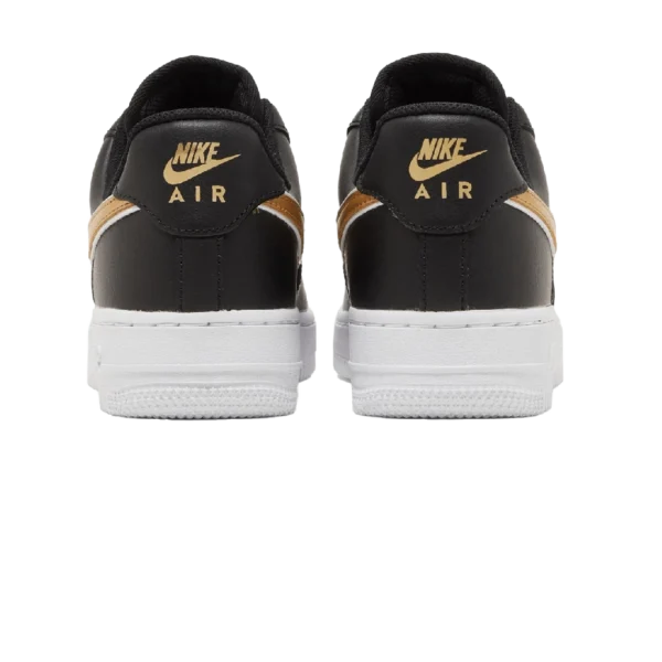 ⁦Nike Air Force 1 '07 Essential Black Metallic Gold⁩ – תמונה ⁦3⁩