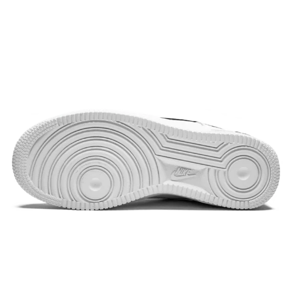 ⁦Nike Air Force 1 07 LV8 Utility "Overbranding" White⁩ – תמונה ⁦4⁩