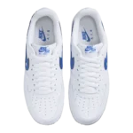 ⁦Nike Air Force 1 07 "Cut Out Swoosh" Game Royal⁩ – תמונה ⁦4⁩