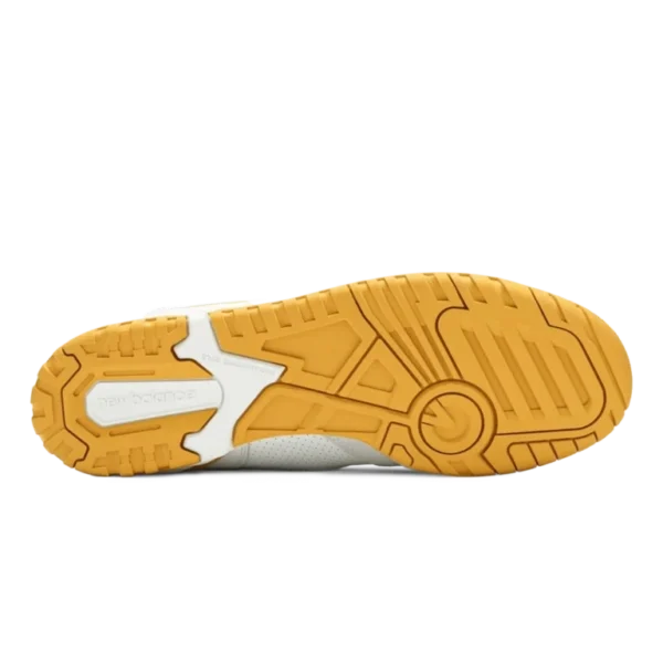 ⁦New Balance 550 Sea Salt Varsity Gold⁩ – תמונה ⁦4⁩