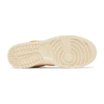 ⁦Nike Dunk Low LX “Banana”⁩ – תמונה ⁦4⁩