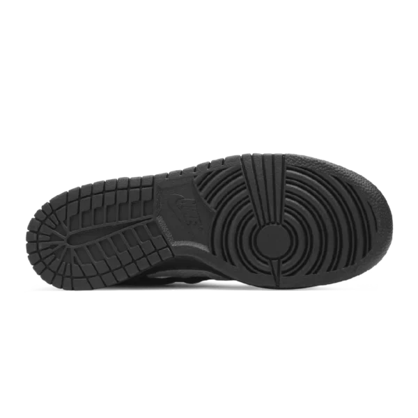 ⁦Nike Dunk Low x Comme des Garçons Black Clear⁩ – תמונה ⁦4⁩