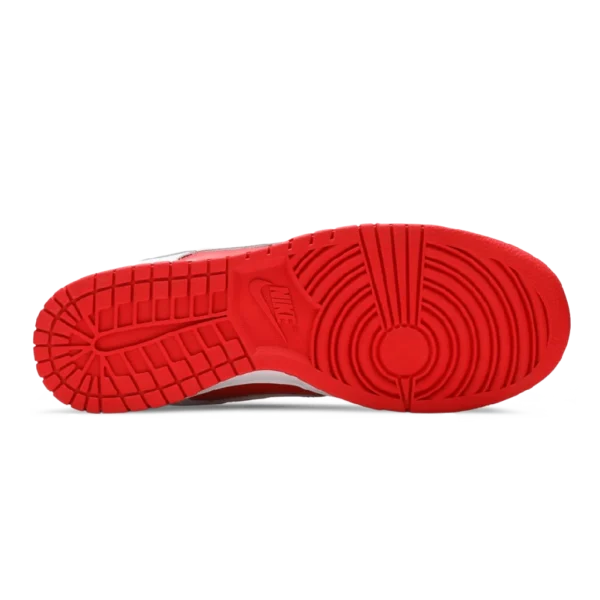 ⁦Nike Dunk Low Championship Red⁩ – תמונה ⁦4⁩