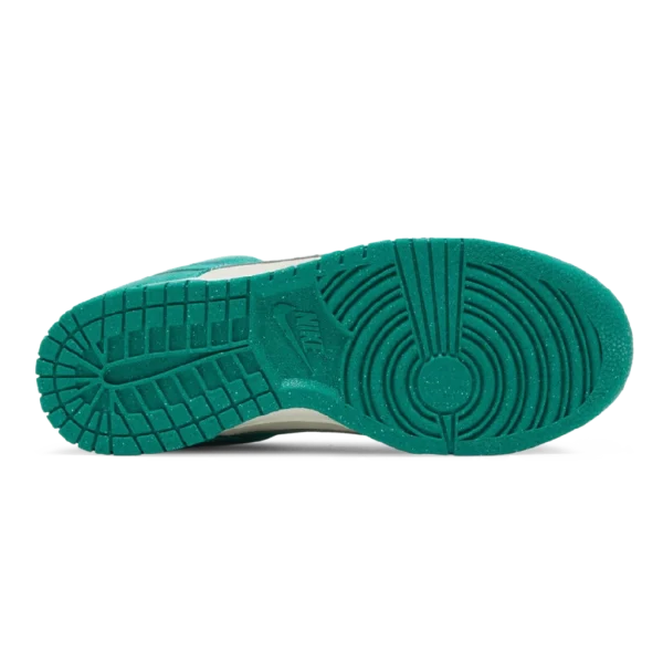 ⁦Nike Dunk Low SE ’85 Sail Lapis Off Noir Neptune Green⁩ – תמונה ⁦4⁩