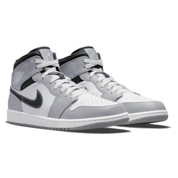 ⁦Air Jordan 1 Mid Light Smoke Grey Anthracite White⁩ – תמונה ⁦2⁩