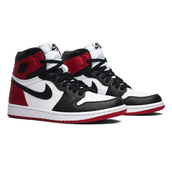 ⁦Air Jordan 1 Retro High Satin Black Toe⁩ – תמונה ⁦2⁩