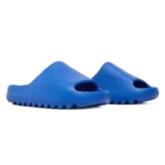 ⁦Adidas Yeezy Slides Azure⁩ – תמונה ⁦2⁩