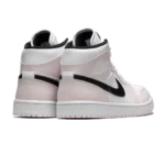 ⁦Air Jordan 1 Mid Barely Rose White Black⁩ – תמונה ⁦3⁩