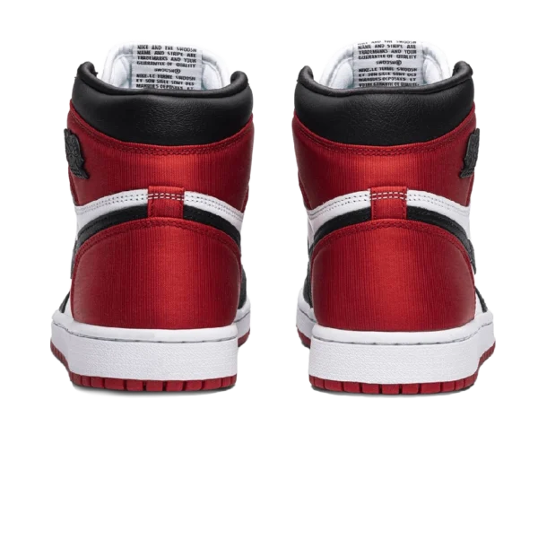 ⁦Air Jordan 1 Retro High Satin Black Toe⁩ – תמונה ⁦3⁩