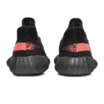 ⁦Adidas Yeezy Boost 350 V2 Red Stripe⁩ – תמונה ⁦3⁩