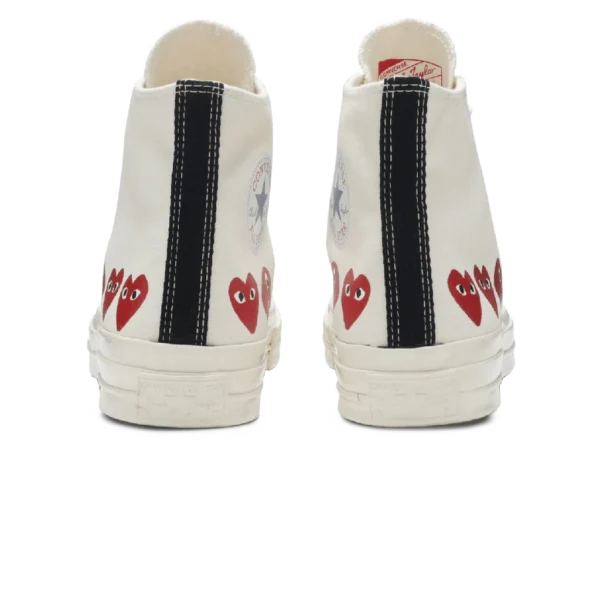 ⁦Converse Chuck 70 High x Comme des Garçons PLAY “Multi Heart” White⁩ – תמונה ⁦3⁩