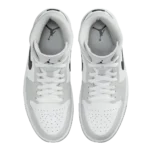 ⁦Air Jordan 1 Mid White Light Smoke Grey⁩ – תמונה ⁦4⁩