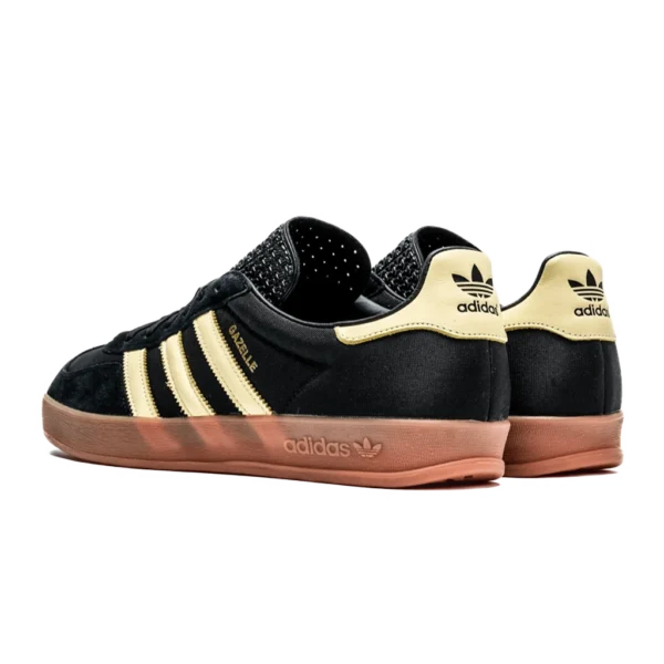 ⁦Adidas Gazelle Indoor Core Black Almost Yellow Gum⁩ – תמונה ⁦3⁩