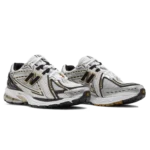 ⁦New Balance 1906R White Gold Metallic Silver⁩ – תמונה ⁦2⁩