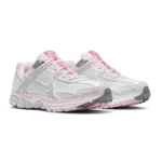 ⁦Nike Zoom Vomero 5 Photon Dust White Grey Metallic Silver⁩ – תמונה ⁦2⁩