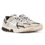⁦Nike Zoom Vomero 5 White Igloo Black Neutral Grey⁩ – תמונה ⁦2⁩