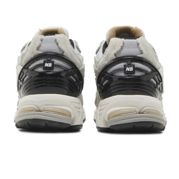 ⁦New Balance 1906D Protection Pack Reflection Black Gold Metallic⁩ – תמונה ⁦3⁩