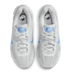 ⁦Nike Zoom Vomero 5 Photon Dust University Blue⁩ – תמונה ⁦4⁩