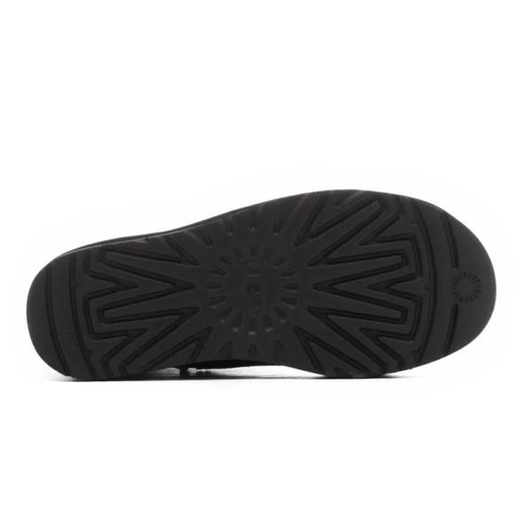 ⁦UGG Classic Mini Platform Black⁩ – תמונה ⁦4⁩