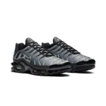 ⁦Nike Air Max Plus Green Glow⁩ – תמונה ⁦2⁩