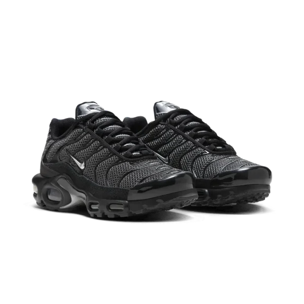 ⁦Nike Air Max Plus Black Suede Silver⁩ – תמונה ⁦2⁩