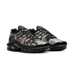 ⁦Nike Air Max Plus Camo Black Safety Orange⁩ – תמונה ⁦2⁩