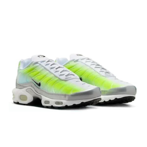 ⁦Nike Air Max Plus Volt Silver⁩ – תמונה ⁦2⁩
