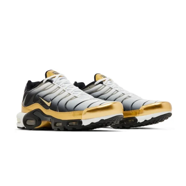 ⁦Nike Air Max Plus 50th Anniversary⁩ – תמונה ⁦2⁩