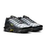 ⁦Nike Air Max Plus Black Opti Yellow⁩ – תמונה ⁦2⁩