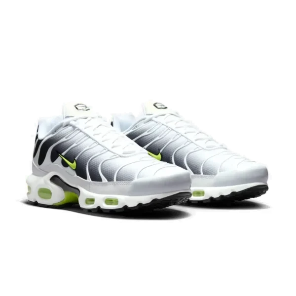 ⁦Nike Air Max Plus White Black Volt⁩ – תמונה ⁦2⁩