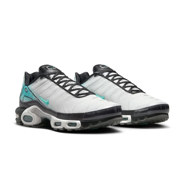 ⁦Nike Air Max Plus Summit White Black Iron⁩ – תמונה ⁦2⁩