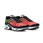 ⁦Nike Air Max Plus Worldwide Pack Crimson Green⁩ – תמונה ⁦2⁩