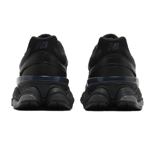 ⁦New Balance 9060 Triple Black Leather⁩ – תמונה ⁦3⁩