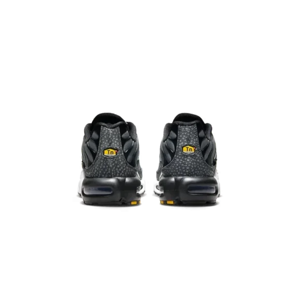 ⁦Nike Air Max Plus Kiss My Airs Metallic Silver⁩ – תמונה ⁦3⁩