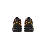 ⁦Nike Air Max Plus University Gold Viotech Purple⁩ – תמונה ⁦3⁩