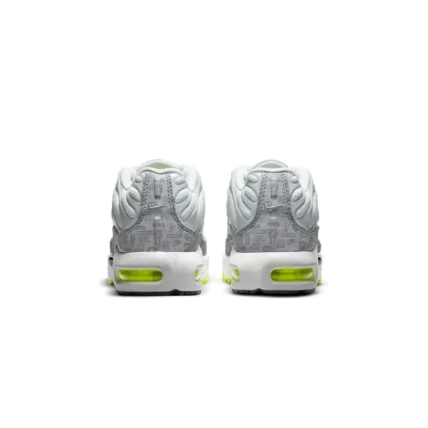 ⁦Nike Air Max Plus Pure Platinum Wolf Grey White Black⁩ – תמונה ⁦3⁩