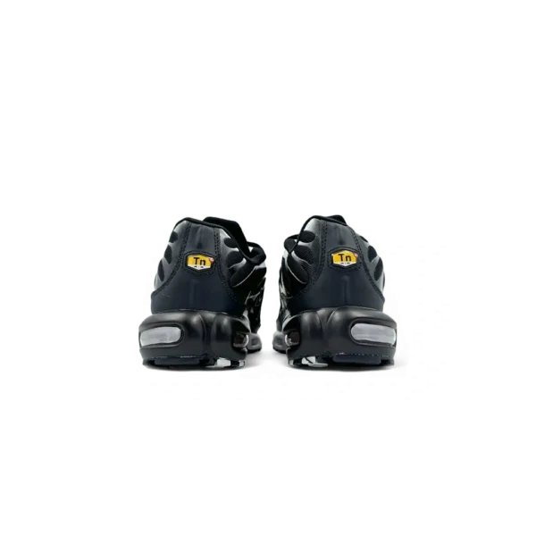 ⁦Nike Air Max Plus Frost Black White⁩ – תמונה ⁦3⁩