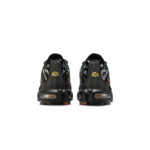 ⁦Nike Air Max Plus Camo Black Safety Orange⁩ – תמונה ⁦3⁩