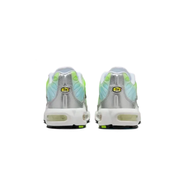 ⁦Nike Air Max Plus Volt Silver⁩ – תמונה ⁦3⁩