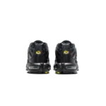 ⁦Nike Air Max Plus Black Opti Yellow⁩ – תמונה ⁦3⁩