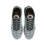 ⁦Nike Air Max Plus Wolf Grey Black Crimson⁩ – תמונה ⁦4⁩