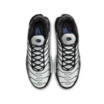⁦Nike Air Max Plus Kiss My Airs Metallic Silver⁩ – תמונה ⁦4⁩
