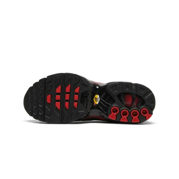 ⁦Nike Air Max Plus Red Black⁩ – תמונה ⁦4⁩