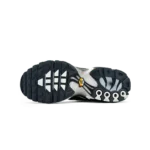 ⁦Nike Air Max Plus Frost Black White⁩ – תמונה ⁦4⁩