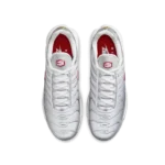 ⁦Nike Air Max Plus Metallic Silver University Red⁩ – תמונה ⁦4⁩