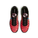 ⁦Nike Air Max Plus Worldwide Pack Crimson Green⁩ – תמונה ⁦4⁩