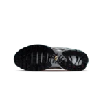 ⁦Nike Air Max Plus Wolf Grey Black Crimson⁩ – תמונה ⁦5⁩