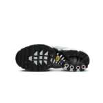 ⁦Nike Air Max Plus Metallic Silver University Red⁩ – תמונה ⁦5⁩